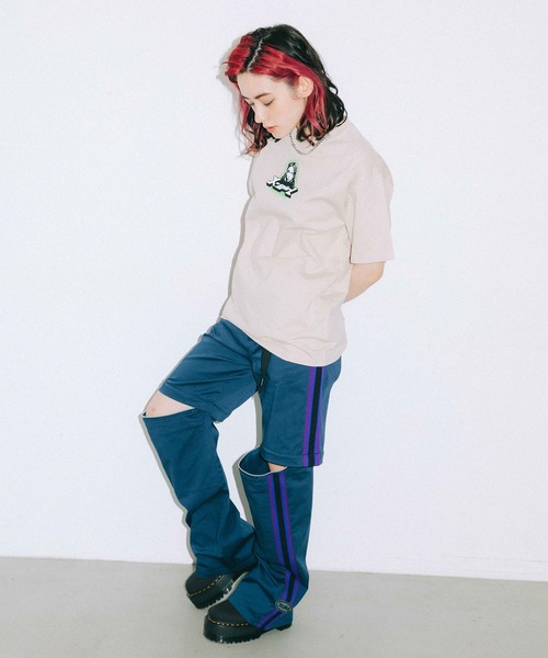 X-girl（エックスガール）の「NEW AGE FACE S/S TEE（Tシャツ/カットソー・レディース・ホワイト/ベージュ/ブラック/レッド・M/S/XL/L）」の22枚目の写真