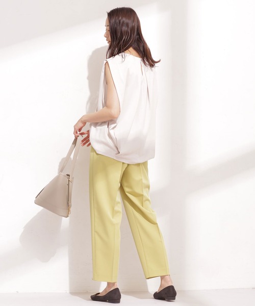 NANO universe(ナノユニバース)の「ストレッチツイル ピンタックイージーパンツ(その他パンツ・レディース・ダークネイビー/グレー系その他4/イエロー/ライトブルー・36/38)」の11枚目の写真