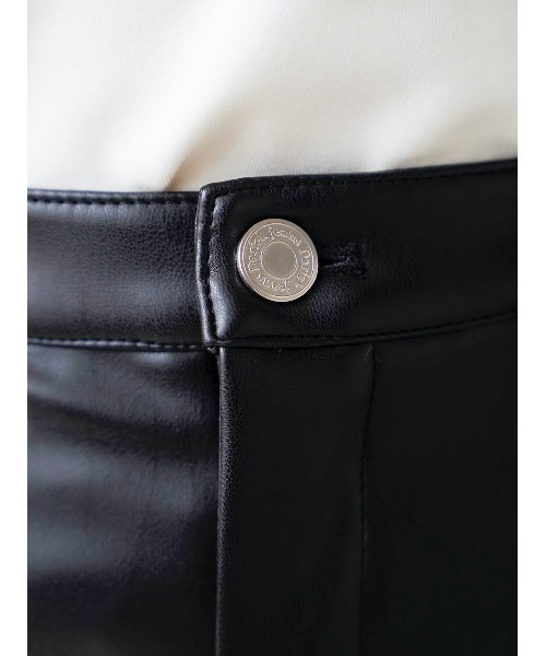 【かのん】darich♡フリルレザーショートパンツMサイズ Darich（ダーリッチ）の「フェイクレザーショートパンツ（その他