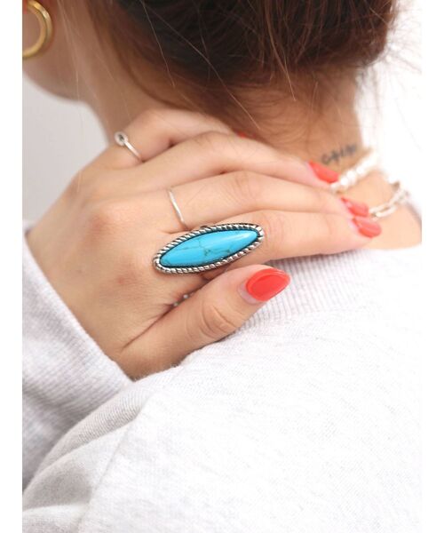 Ungrid（アングリッド）の「ストーンモチーフリング（リング・レディース・アイボリー/ターコイズブルー・FREE）」の3枚目の写真