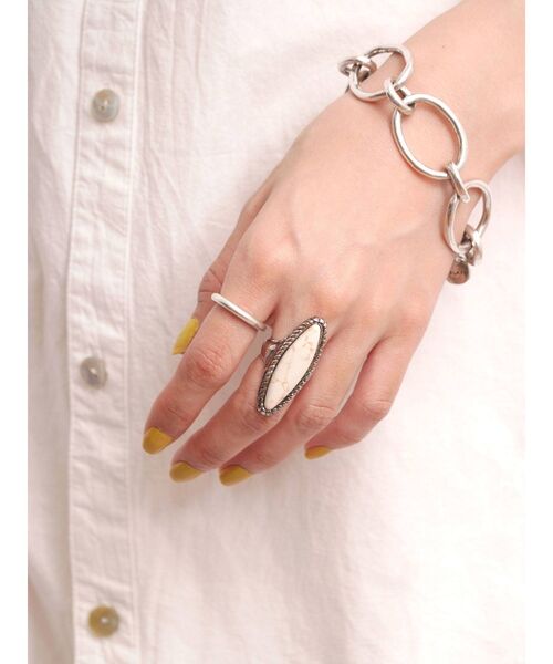 Ungrid（アングリッド）の「ストーンモチーフリング（リング・レディース・アイボリー/ターコイズブルー・FREE）」の5枚目の写真