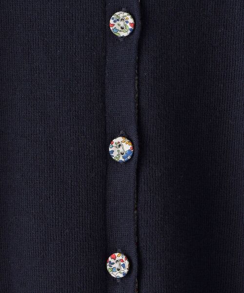 SHIPS(シップス)の「SHIPS KIDS:無地×リバティ カーディガン(ネイビー)(100~130cm)(カーディガン/ボレロ・キッズ・ネイビー・100/110/120/130)」の4枚目の写真