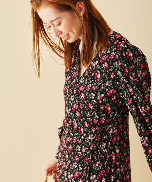 MADEMOISELLE ROPE'（マドモアゼル ロペ）の「フラワープリントカシュクールワンピース（ワンピース・レディース・ブラック/ブラック系その他・38）」の10枚目の写真