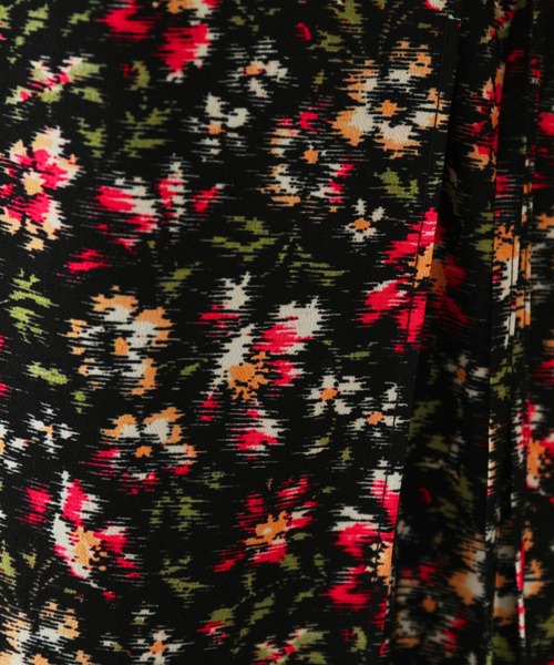 MADEMOISELLE ROPE'（マドモアゼル ロペ）の「フラワープリントカシュクールワンピース（ワンピース・レディース・ブラック/ブラック系その他・38）」の7枚目の写真