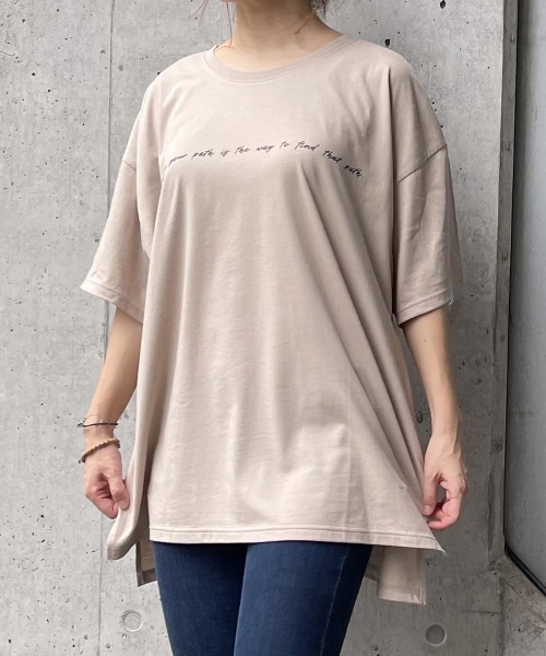 MATCH&more(マッチアンドモア)の「メッセージプリントオーバーサイズ半袖Tシャツ(Tシャツ/カットソー・レディース・ホワイト/ブラック/ベージュ/グレー/カーキ・FREE)」の4枚目の写真