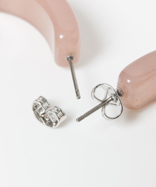 KBF+（ケービーエフプラス）の「KBF+　アクリルサークルピアス∴（ピアス（両耳用）・レディース・ホワイト/ブラウン・ONE）」の7枚目の写真