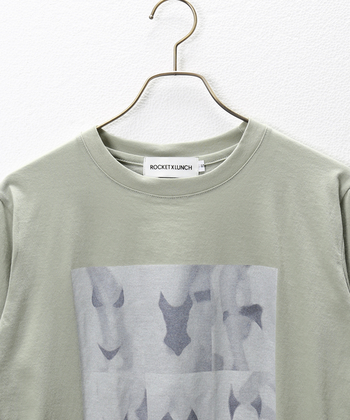ROCKET x LUNCH(ロケットアンドランチ)の「【ROCKET * LUNCH/ロケット ランチ】R BIKINI GRAPHIC T-SHIRT(Tシャツ/カットソー・レディース・カーキ・SMALL)」の8枚目の写真
