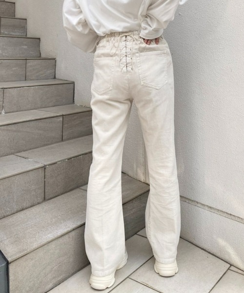 one after another NICE CLAUP(ワンアフターアナザーナイスクラップ)の「バックスタイルで差をつける美シルエットパンツ。バックレースアップフレアパンツ(その他パンツ・レディース・ネイビー/ブルー/ホワイト系その他/ピンク系その他・SMALL/MEDIUM)」の2枚目の写真