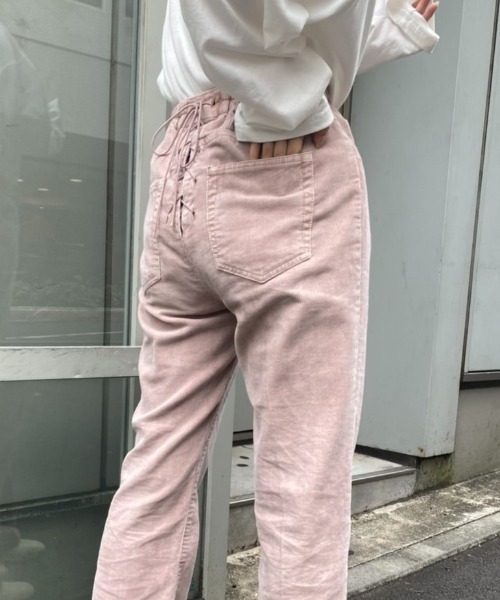 one after another NICE CLAUP(ワンアフターアナザーナイスクラップ)の「バックスタイルで差をつける美シルエットパンツ。バックレースアップフレアパンツ(その他パンツ・レディース・ネイビー/ブルー/ホワイト系その他/ピンク系その他・SMALL/MEDIUM)」の1枚目の写真