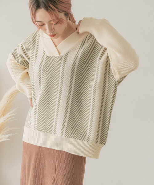 ITEMS URBANRESEARCH（アイテムズ アーバンリサーチ）の「ヘリンボーンVネックニット（ニット/セーター・レディース・ベージュ/グリーン・FREE）」の16枚目の写真