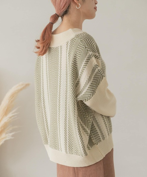 ITEMS URBANRESEARCH（アイテムズ アーバンリサーチ）の「ヘリンボーンVネックニット（ニット/セーター・レディース・ベージュ/グリーン・FREE）」の12枚目の写真