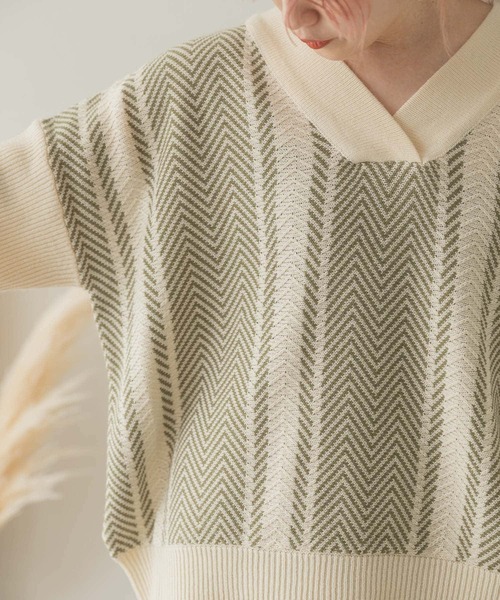 ITEMS URBANRESEARCH（アイテムズ アーバンリサーチ）の「ヘリンボーンVネックニット（ニット/セーター・レディース・ベージュ/グリーン・FREE）」の19枚目の写真