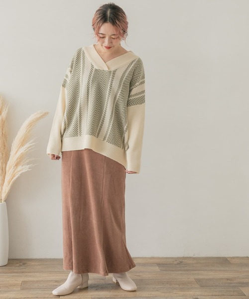 ITEMS URBANRESEARCH（アイテムズ アーバンリサーチ）の「ヘリンボーンVネックニット（ニット/セーター・レディース・ベージュ/グリーン・FREE）」の17枚目の写真