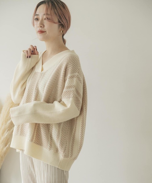 ITEMS URBANRESEARCH（アイテムズ アーバンリサーチ）の「ヘリンボーンVネックニット（ニット/セーター・レディース・ベージュ/グリーン・FREE）」の6枚目の写真