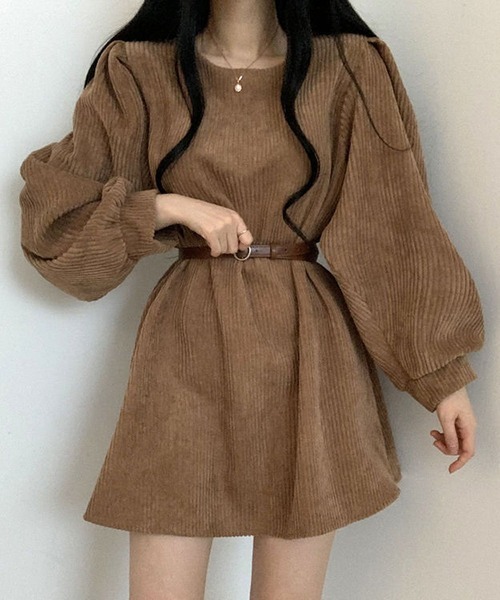 a lot of love(ア ロット オブ ラブ)の「ボリュームパフスリーブ コーデュロイワンピース(ワンピース・レディース・ブラック/モカ/グレー・FREE)」の3枚目の写真