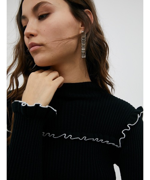 MAX&Co.（マックス アンド コー）の「MAX＆Co. [スカンディオ] フリル リブ ポロネック（ニット/セーター・レディース・ブラック/オレンジ・SMALL/MEDIUM/LARGE/X-LARGE）」の2枚目の写真