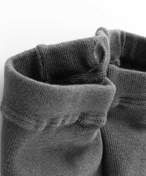 BRANSHES（ブランシェス）の「ベロアリボン付きタイツ（タイツ/ストッキング・キッズ・ベージュ/チャコールグレー・85/120/135/95/105）」の4枚目の写真