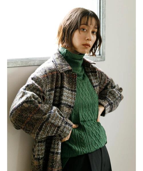 koe（コエ）の「ロング丈チェック柄後ろタックコート（チェスターコート・レディース・ブラウン/サックスブルー・M）」の6枚目の写真