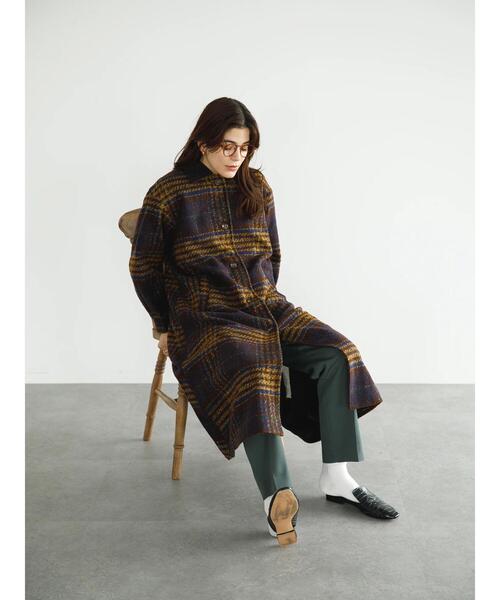 koe（コエ）の「ロング丈チェック柄後ろタックコート（チェスターコート・レディース・ブラウン/サックスブルー・M）」の3枚目の写真