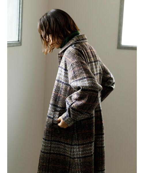 koe（コエ）の「ロング丈チェック柄後ろタックコート（チェスターコート・レディース・ブラウン/サックスブルー・M）」の14枚目の写真