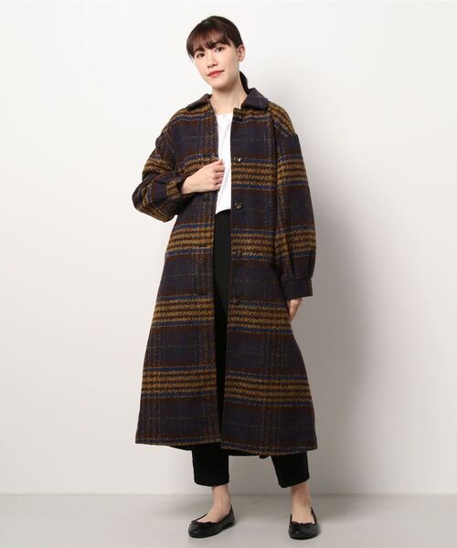 koe（コエ）の「ロング丈チェック柄後ろタックコート（チェスターコート・レディース・ブラウン/サックスブルー・M）」の7枚目の写真