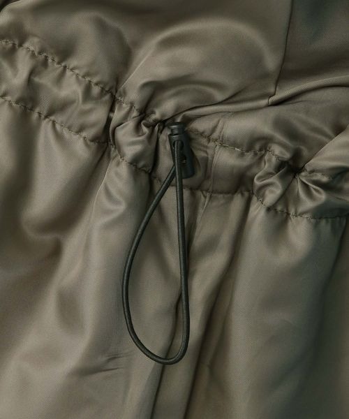 yuw（ユウ）の「キルティングコート　257081（ナイロンジャケット・レディース・ブラック/グリーン・FREE）」の22枚目の写真