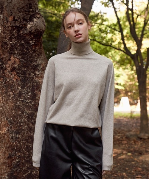 deBURN（デバーン）の「【deBURN 】パインカシミアタートルネックニット / pine cashmere turtle_KN（ニット/セーター・レディース・パープル/ライトブラウン/カーキ/ブルー/アイボリー/レンガ/ブラック・FREE）」の10枚目の写真