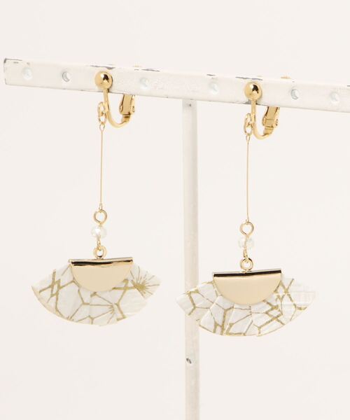 カヤ(カヤ)の「【カヤ】和紙寄せイヤリング(イヤリング・レディース・ネイビー/ホワイト/レッド・FREE)」の2枚目の写真