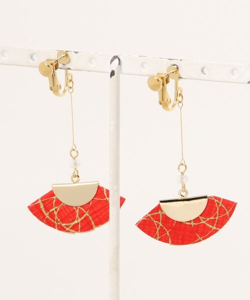 カヤ(カヤ)の「【カヤ】和紙寄せイヤリング(イヤリング・レディース・ネイビー/ホワイト/レッド・FREE)」の4枚目の写真