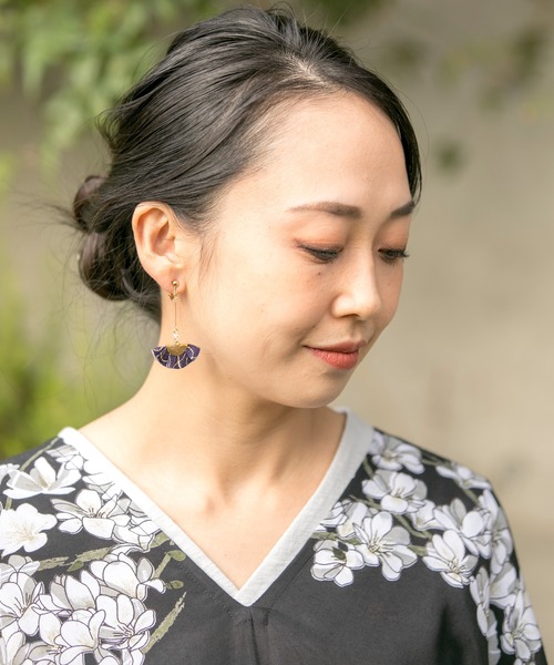 カヤ(カヤ)の「【カヤ】和紙寄せイヤリング(イヤリング・レディース・ネイビー/ホワイト/レッド・FREE)」の11枚目の写真