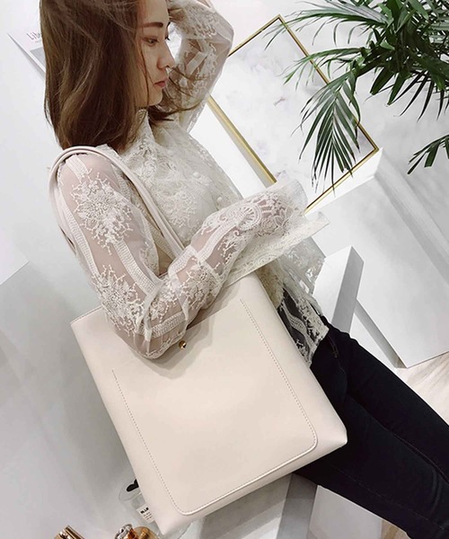 shopnikoniko（ショップニコニコ）の「縦型 トートバッグ 前ポケット（トートバッグ・レディース・ブラック/アイボリー/グレー/ブラウン/グリーン・フリー）」の6枚目の写真