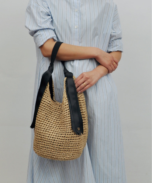 cache cache(カシュ カシュ)の「カシュカシュ cachecache / ペーパー下がりグログランワンハンドルトートバッグ(トートバッグ・レディース・グリーン/グレー/ターコイズブルー/レンガ/ブラック/マスタード/ラベンダー/ベージュ系その他・FREE)」の2枚目の写真