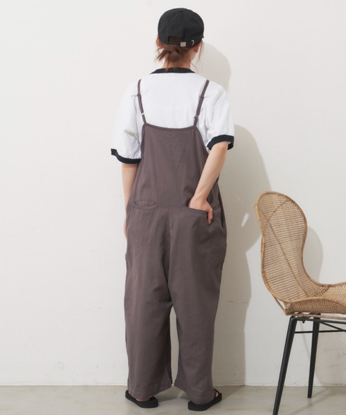 MERLOT(メルロー)の「チャイナボタンキャミサロペット(サロペット/オーバーオール・レディース・ブラック/カーキ/ベージュ/キャメル/チャコールグレー・FREE)」の10枚目の写真