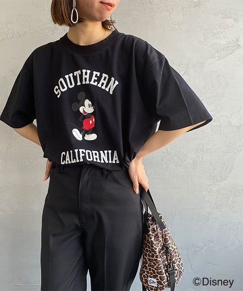 JEANS FACTORY （ジーンズファクトリー）の「[DISNEY/ディズニー] 別注 アーチロゴプリントTシャツ/ミッキーマウス（Tシャツ/カットソー・レディース・ブラック/ホワイト・L/XL/M）」の12枚目の写真
