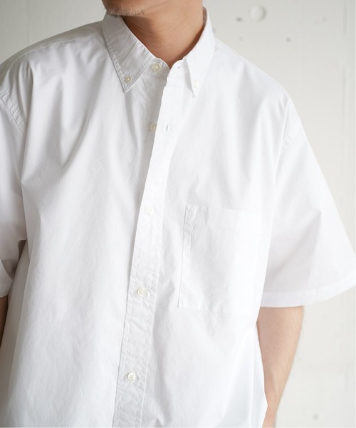 417 EDIFICE(フォーワンセブンエディフィス)の「【ESSENTIAL / エッセンシャル】ボタンダウン ショートスリーブ シャツ(シャツ/ブラウス・メンズ・ホワイト/サックスブルー/ブルー系その他/その他7/その他10/その他16・MEDIUM/LARGE/SMALL)」の2枚目の写真
