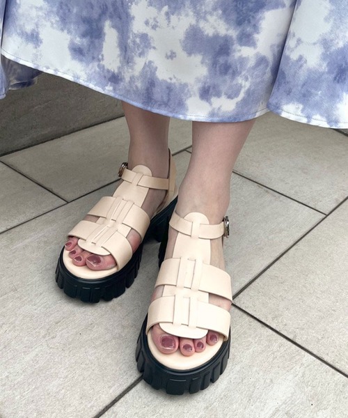 OLIVE des OLIVE（オリーブデオリーブ）の「タンク底グルカサンダル（サンダル・レディース・オフホワイト/ブラック・SMALL/MEDIUM/LARGE）」の4枚目の写真