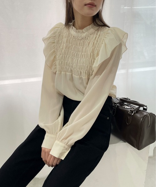 EPIMI E'PIMMY(エピミエピミー)の「シャーリングフリルブラウス(シャツ/ブラウス・レディース・ブラック/ベージュ/オフホワイト・MEDIUM)」の1枚目の写真