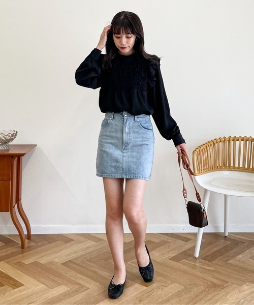 EPIMI E'PIMMY(エピミエピミー)の「シャーリングフリルブラウス(シャツ/ブラウス・レディース・ブラック/ベージュ/オフホワイト・MEDIUM)」の15枚目の写真