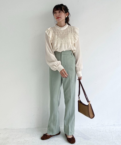 EPIMI E'PIMMY(エピミエピミー)の「シャーリングフリルブラウス(シャツ/ブラウス・レディース・ブラック/ベージュ/オフホワイト・MEDIUM)」の9枚目の写真