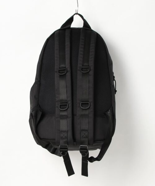 NEW ERA（ニューエラ）の「【NEW ERA】ライトパック 27L（バックパック/リュック・メンズ・ブラック/ブラック系その他・ONESIZE）」の8枚目の写真