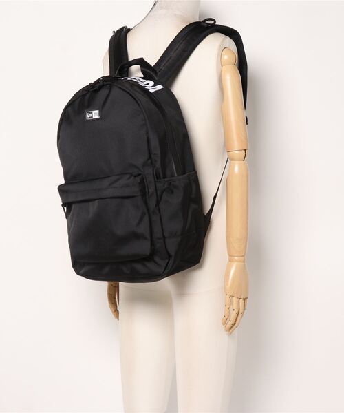 NEW ERA（ニューエラ）の「【NEW ERA】ライトパック 27L（バックパック/リュック・メンズ・ブラック/ブラック系その他・ONESIZE）」の6枚目の写真