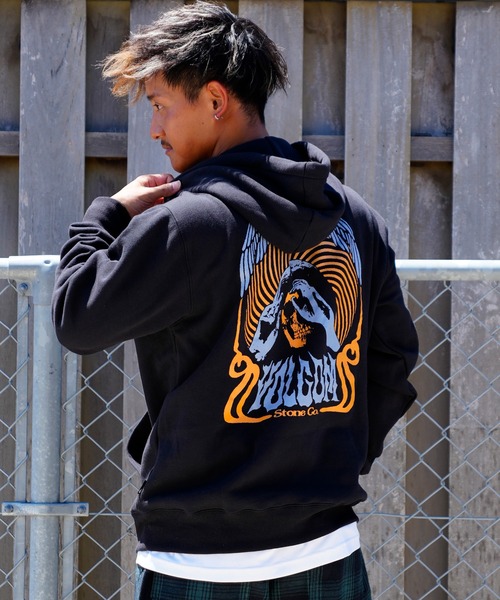 VOLCOM プルオーバーパーカー バックプリント 古着 カーキ Lサイズ VOLCOM（ボルコム）の「VOLCOM/ボルコム バックプリントパーカー