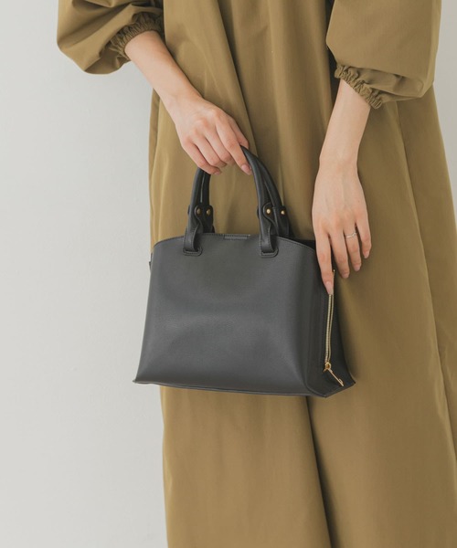 RODE SKO（ロデスコ）の「プチテープショルダー軽量トートバッグ（トートバッグ・レディース・グレー系その他/ブラック・ONE）」の2枚目の写真