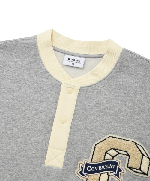 COVERNAT(カバーナット)の「【COVERNAT】C LOGO VARSITY PATCH SWEATSHIRTS / カバーナット C LOGO バーシティ パッチ スウェットシャツ(スウェット・メンズ・グレー/ネイビー・MEDIUM/LARGE)」の5枚目の写真