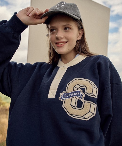 COVERNAT(カバーナット)の「【COVERNAT】C LOGO VARSITY PATCH SWEATSHIRTS / カバーナット C LOGO バーシティ パッチ スウェットシャツ(スウェット・メンズ・グレー/ネイビー・MEDIUM/LARGE)」の3枚目の写真