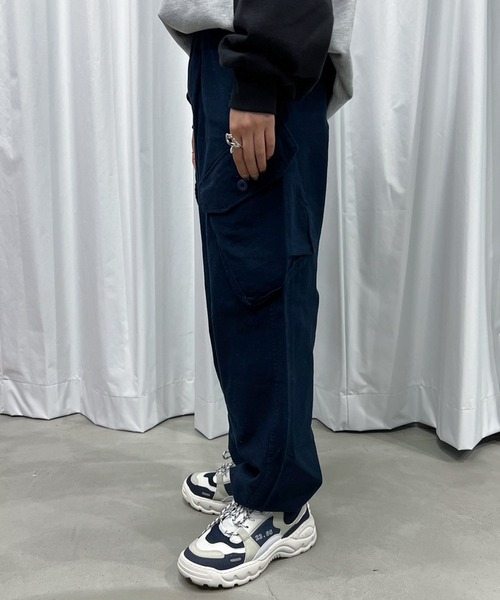 MUHET（ミュエータ）の「スラントポケットカーゴパンツ（カーゴパンツ・レディース・カーキ/ネイビー・SMALL/LARGE/MEDIUM）」の12枚目の写真