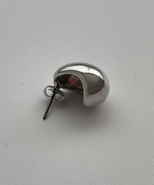 CANAL JEAN（キャナルジーン）の「Pt(ピーティー) スムースピアス（ピアス（両耳用）・レディース・シルバー/ゴールド・ONE SIZE）」の7枚目の写真