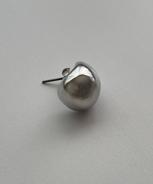 CANAL JEAN（キャナルジーン）の「Pt(ピーティー) スムースピアス（ピアス（両耳用）・レディース・シルバー/ゴールド・ONE SIZE）」の8枚目の写真