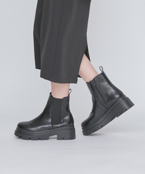 Juze（ジュゼ）の「【晴雨兼用】【新色追加】オールウェザーサイドゴアブーツ（レインシューズ・レディース・ホワイト/ブラック・L/M/S）」の2枚目の写真