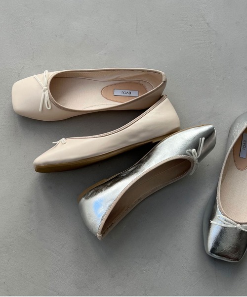 Doux archives（ドゥアルシーヴ）の「スクエアバレエパンプス（バレエシューズ・レディース・シルバー/ブラック/アイボリー・MEDIUM/LARGE）」の6枚目の写真